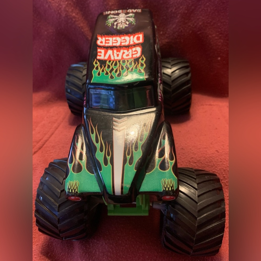 Hot wheel monster jam truck